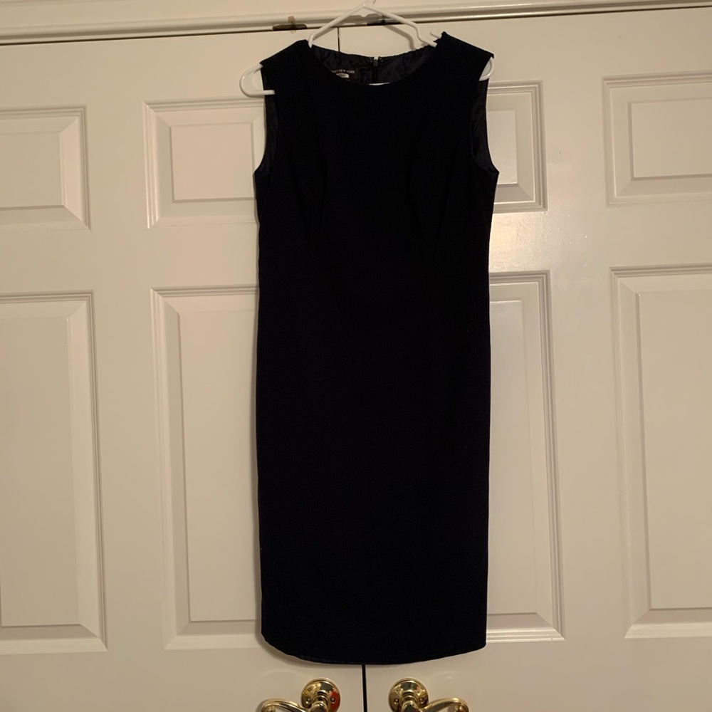 Jones New York. Navy. Shift Dress. Size 6.